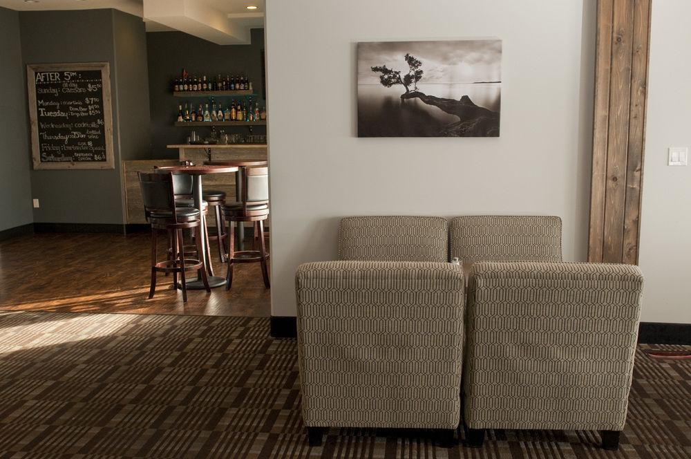 The View Hotel Fort Saint John Exterior photo