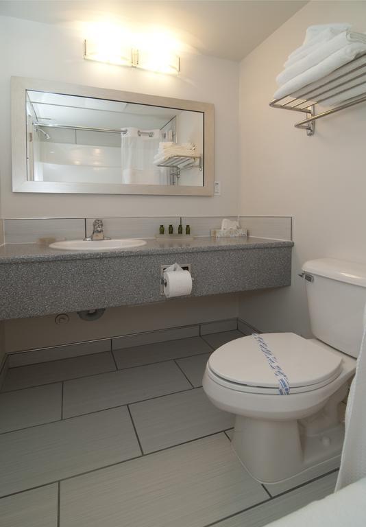 The View Hotel Fort Saint John Room photo